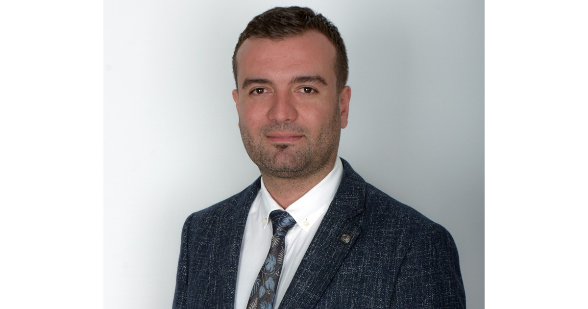 Hakkı Olcay Burnaz Adaylığını Açıkladı
