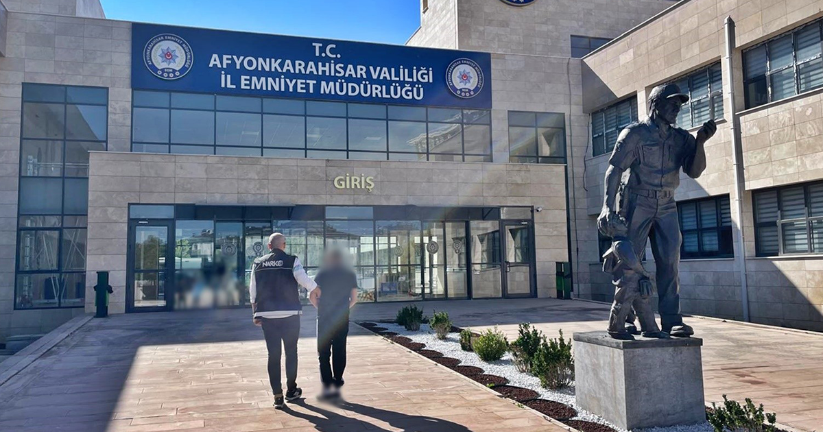 Uyuşturucu ticaretinden aranan şüpheli yakalandı