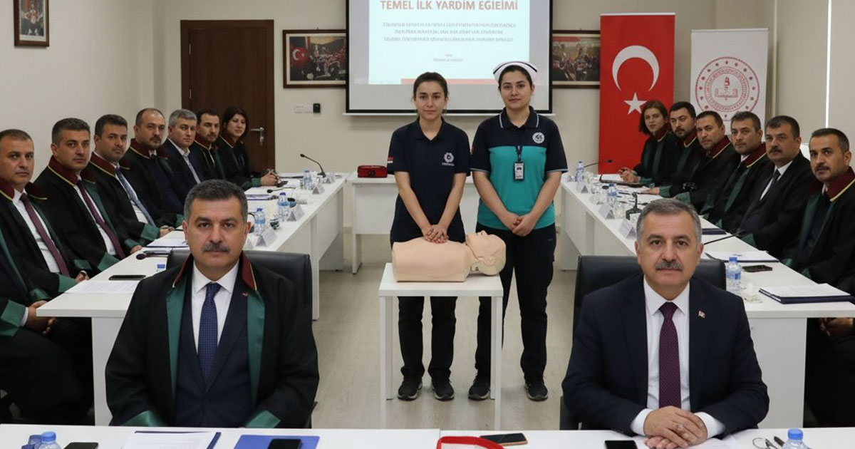 Yargı mensupları ilk yardımı öğrendi