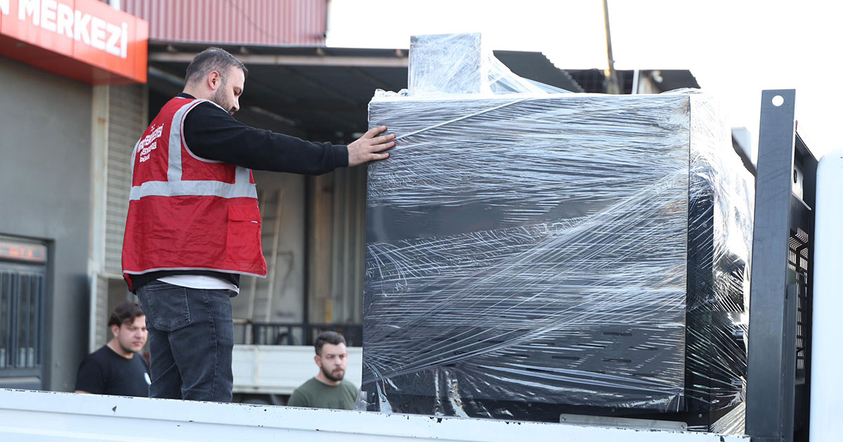 Eskişehir Büyükşehir’e Merkezefendi’den mama makinesi