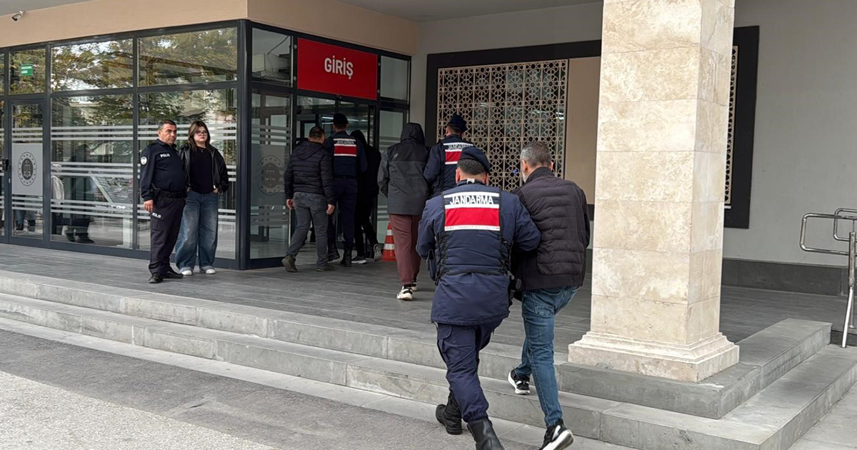 6 kentte telefon dolandırıcılarına operasyon