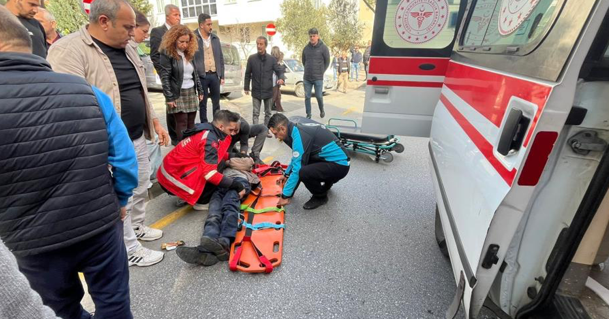 Menteşe’de otomobil yaşlı adama çarpıp kaçtı