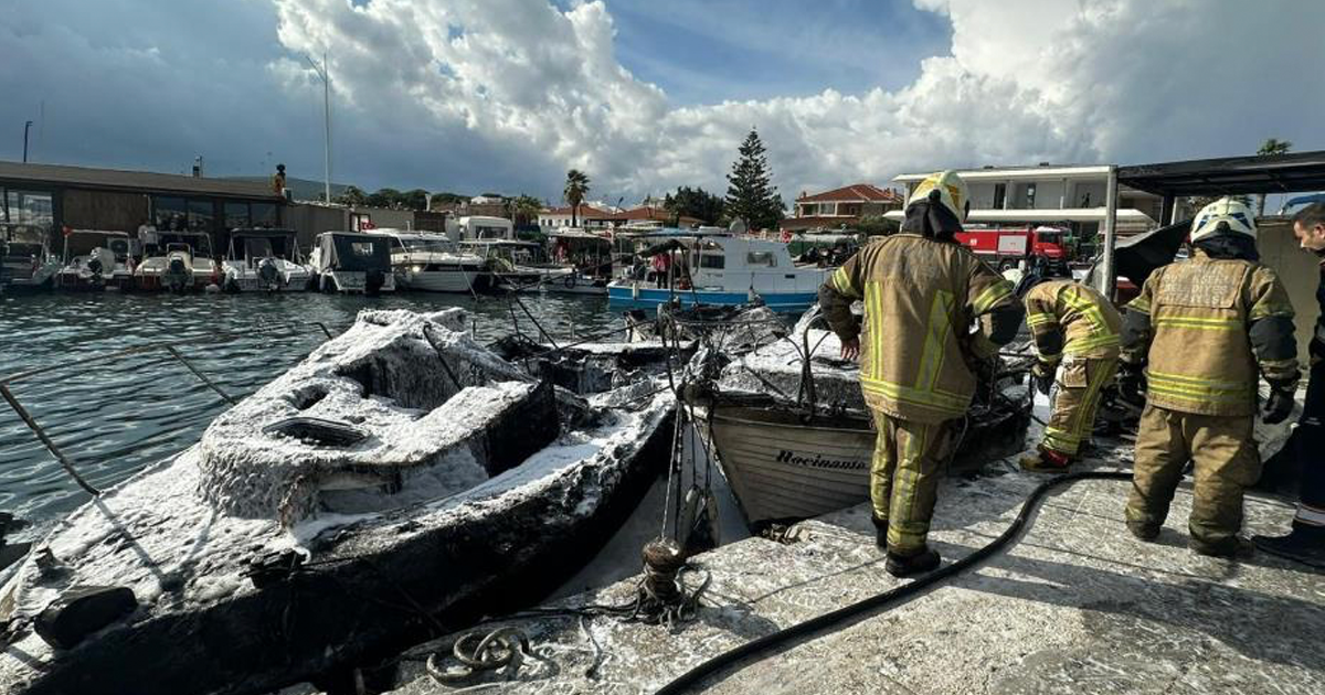 Çeşme’deki yangında 7 tekne alevlere teslim oldu