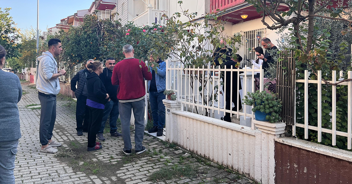Merdivenlerden düşen adam hayatını kaybetti