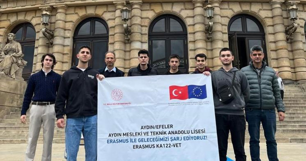 Liseli öğrencilerden uluslararası başarı