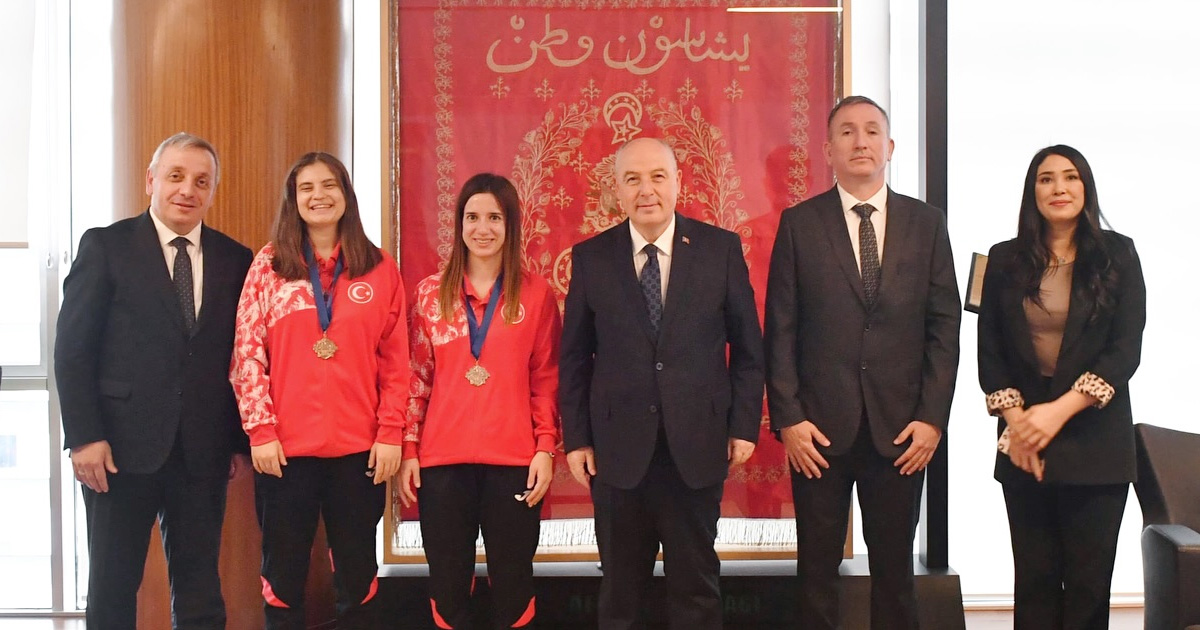 Goalball şampiyonlarından vali Coşkun’a ziyaret