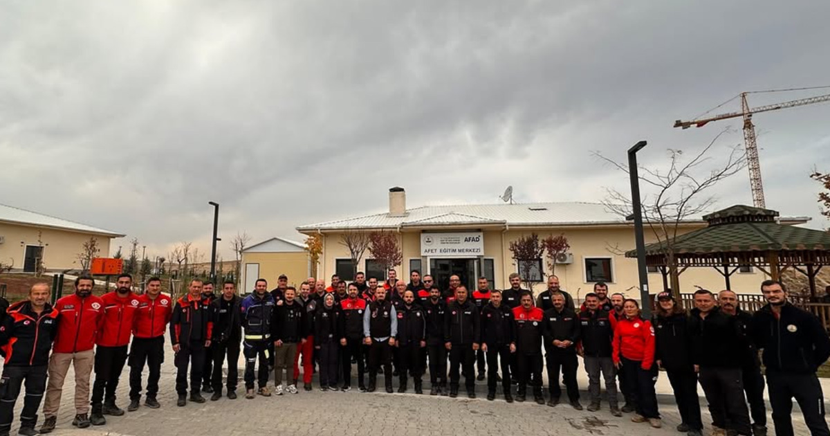 TDV Denizli Şubesi Arama Kurtarma Ekibi AFAD kampçılık eğitmen eğitimini tamamladı