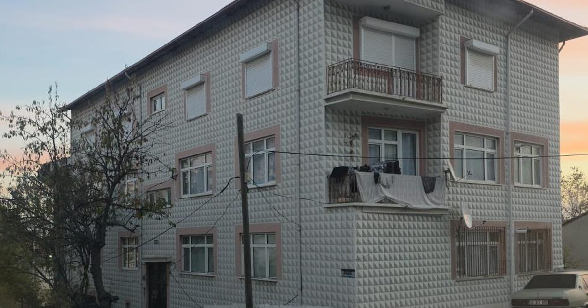 Kütahya’da yeni doğan bebeğini havalandırma boşluğuna attı