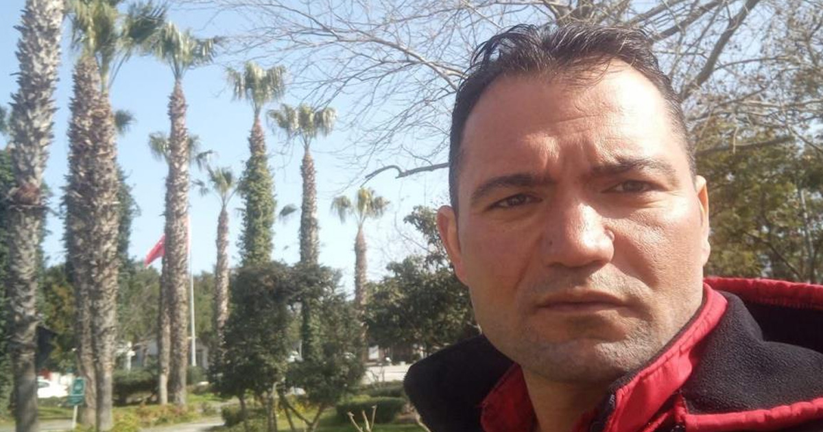 Evinde ölü olarak bulundu