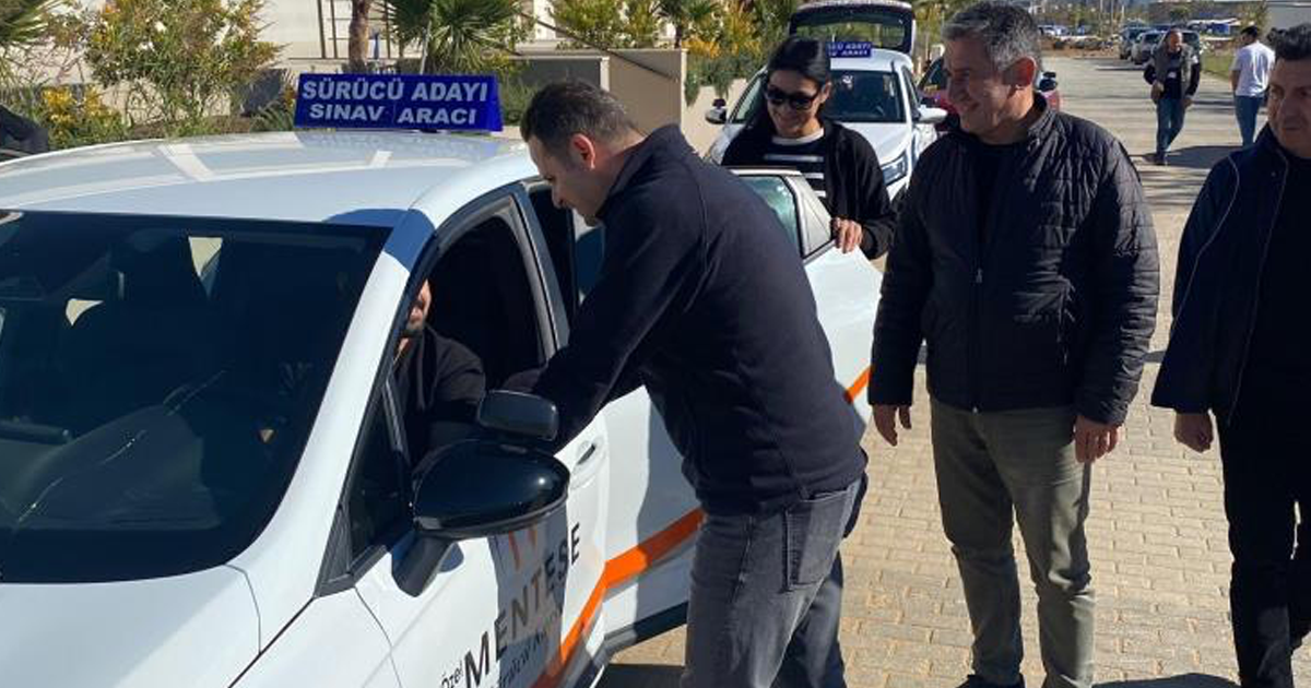 Sürücü adayları direksiyon eğitimlerine devam ediyor