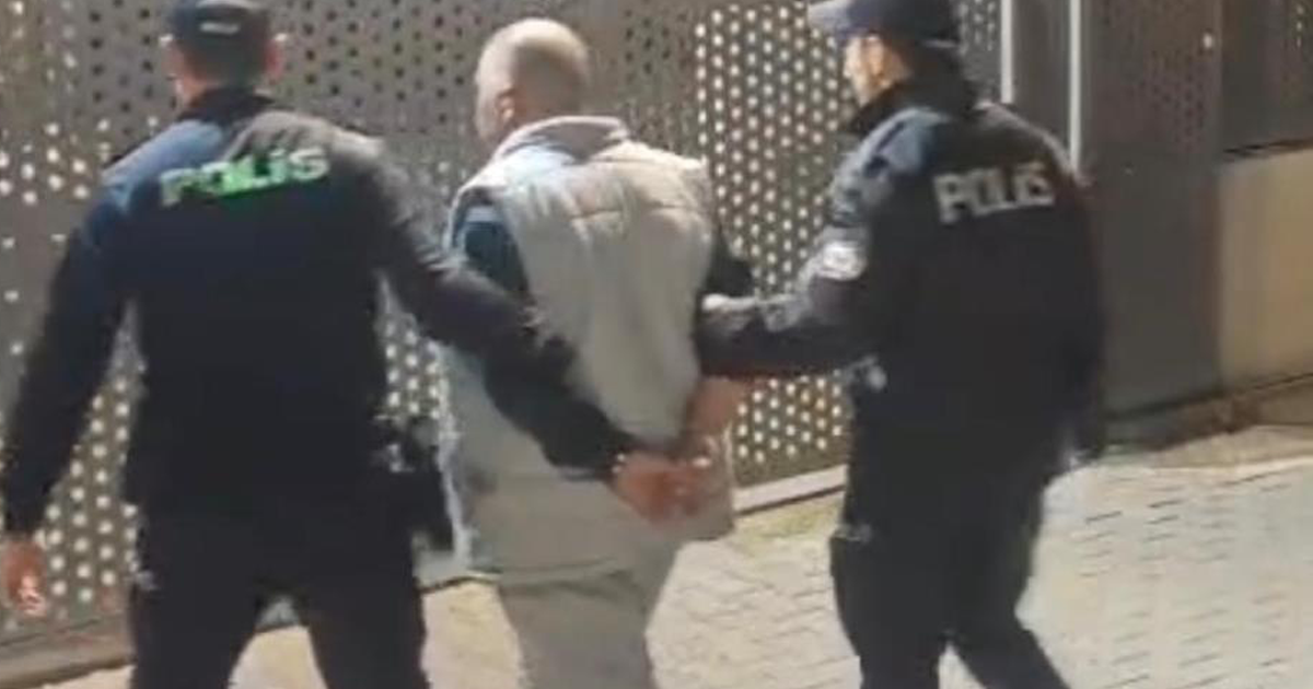 İzmir’de aranan firari şahıs polisten kaçamadı 