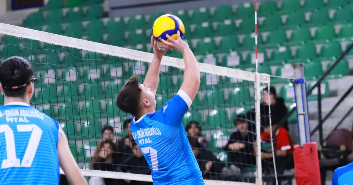 voleybol genç erkekler karşılaşmaları Denizli’de nefes kesti