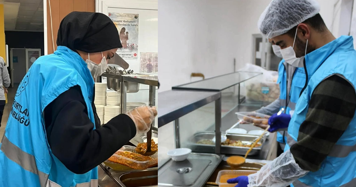 “Komşum Gönüllülük Hareketi” Projesi ile öğrenciler komşularıyla yemek paylaşıyor