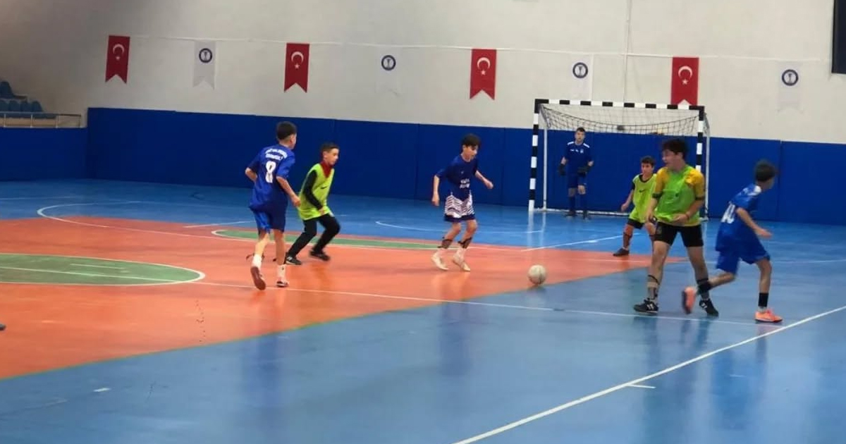 Tavas’ta okul sporları futsal 2. küme müsabakaları başladı