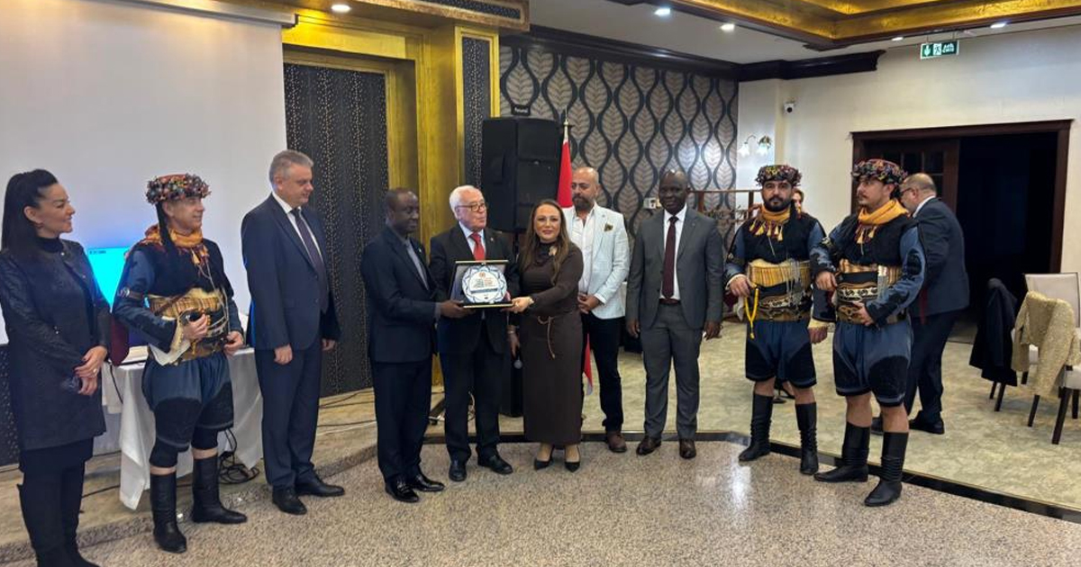 Sağlık Turizmi konferansında Büyükelçiler ‘Zeybek’ oynadı
