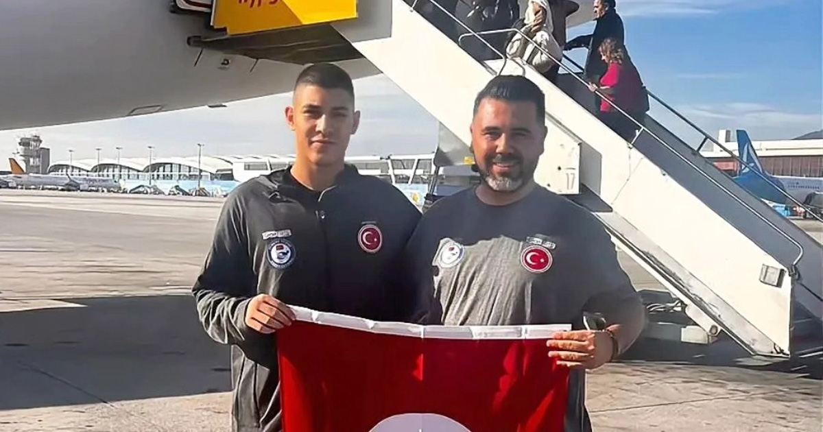 Denizlili milli yüzücü Macaristan yolcusu