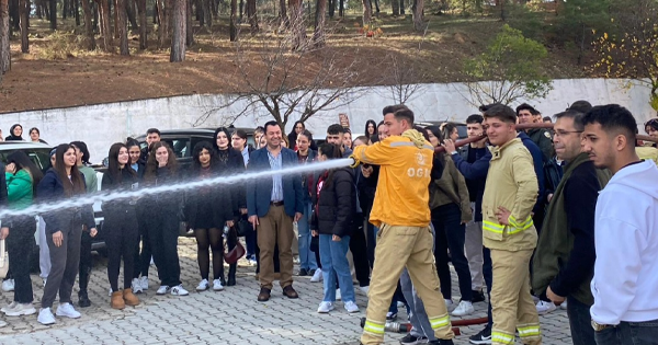 Orman yangınlarıyla mücadele eğitimi Pamukkale Üniversitesi’nde verildi