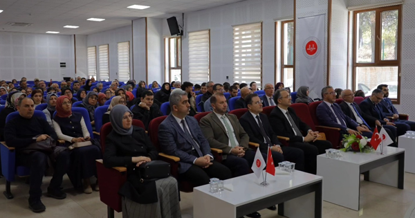 Denizli’de engelsiz aile okulu semineri yoğun ilgi gördü