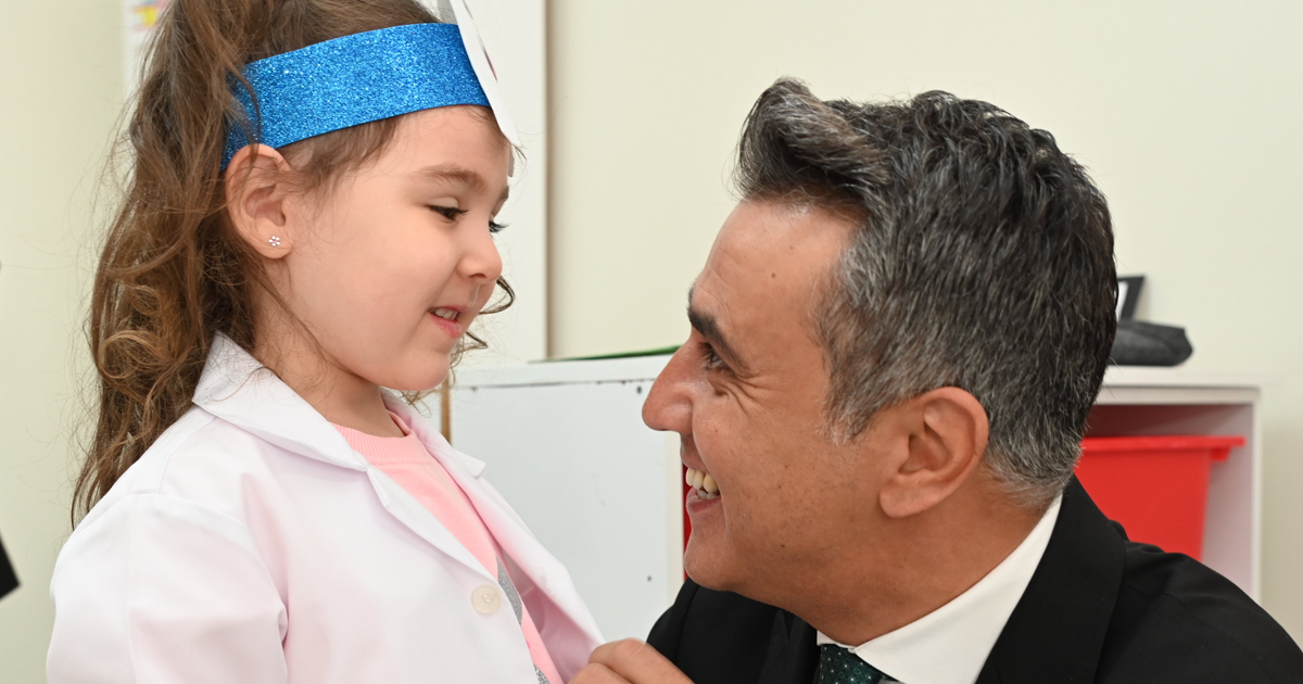 Miniklere diş sağlığı eğitimi