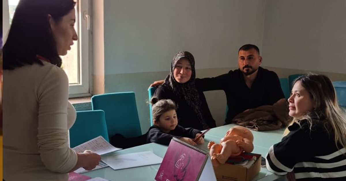 Güney’de anne ve baba adaylarına “Bebek Akademisi” eğitimi