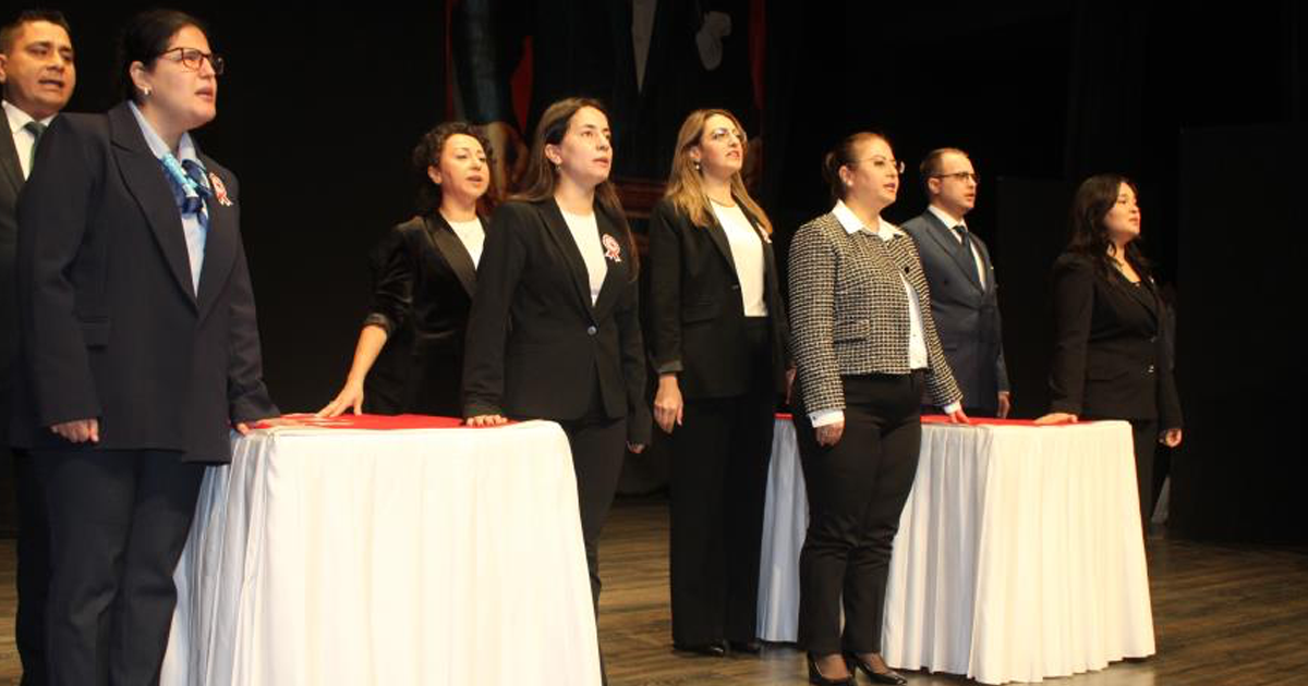 Aydın’da göreve yeni başlayan 8 öğretmen yemin etti 