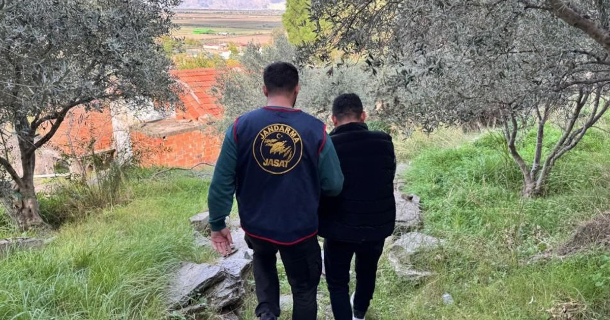 Firari şahıs ormanlık arazide saklanırken yakalandı 