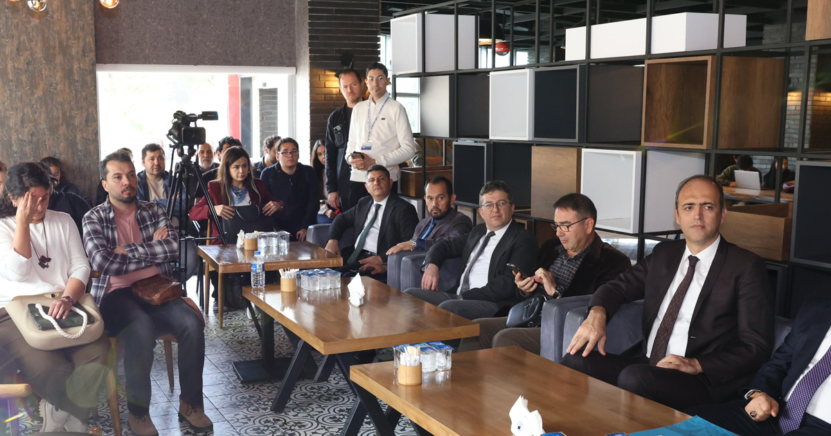 PAÜ Bilim Kafe’de dövme ve cilt sağlığı konuşuldu