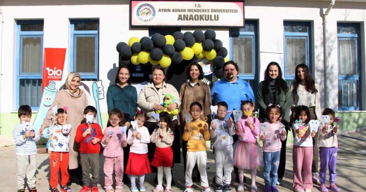Minik çocuklara ağız ve diş sağlığı eğitimi 