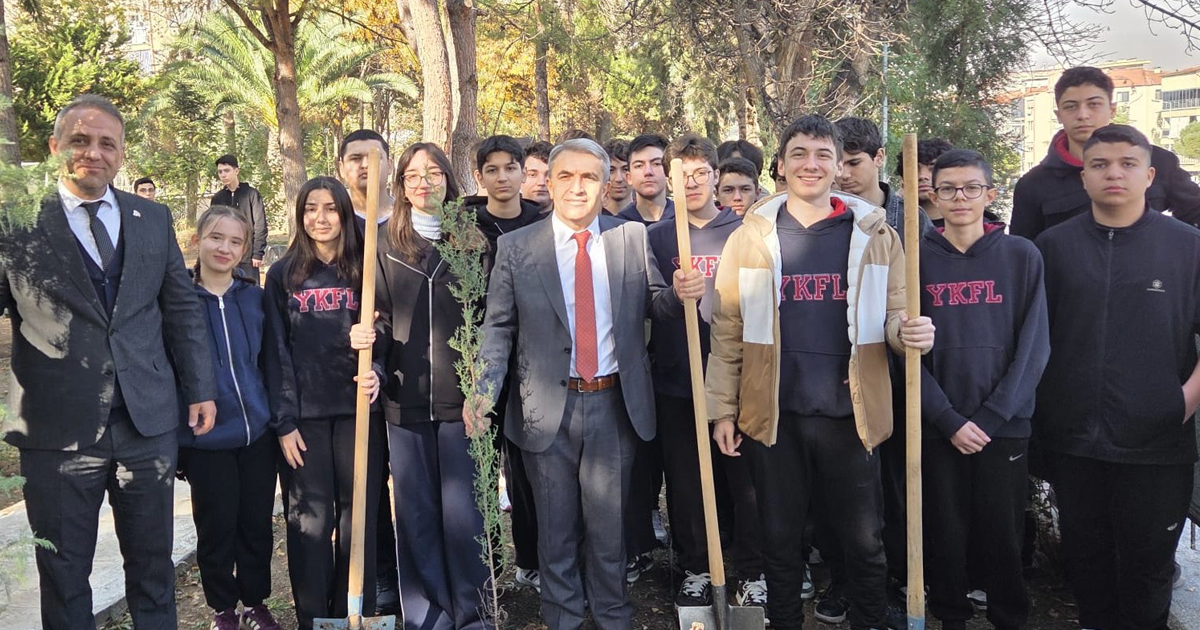 “Yeşil Vatana Nefes” için fidanlar toprakla buluştu