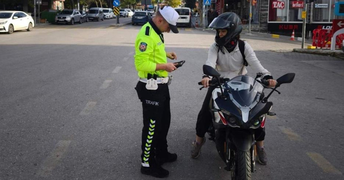 Manisa’da motosiklet ve film cam denetimi