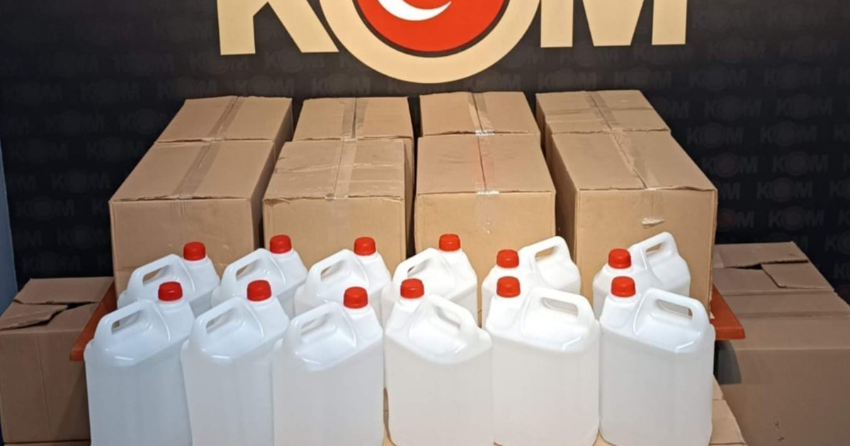 Ekim ayında binlerce kaçak ürün ele geçirildi