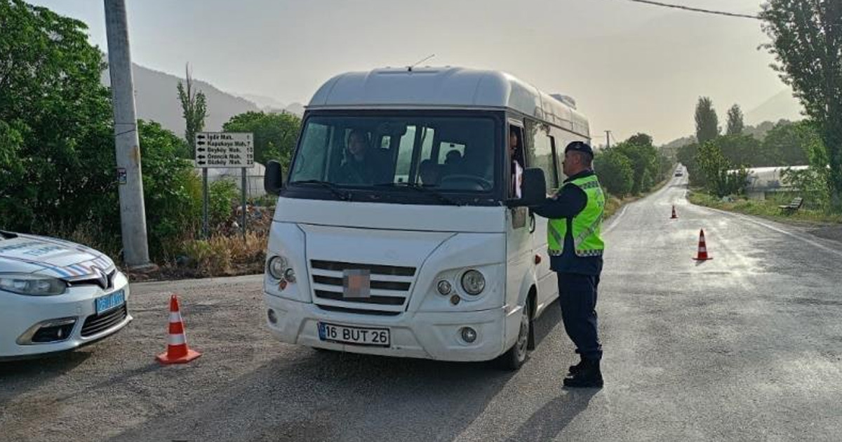 Polis ve jandarmadan okul çevreleri ve servislere sıkı denetim