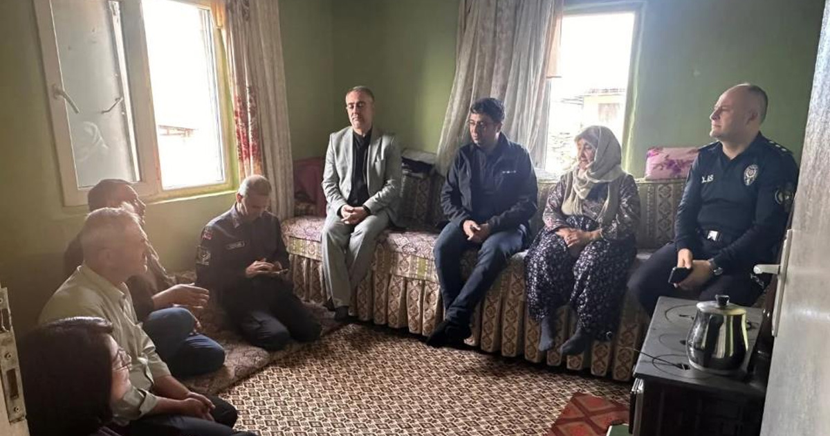 Kaymakam Karataş, Alioğulları Mahallesi’nde vatandaşlarla buluştu