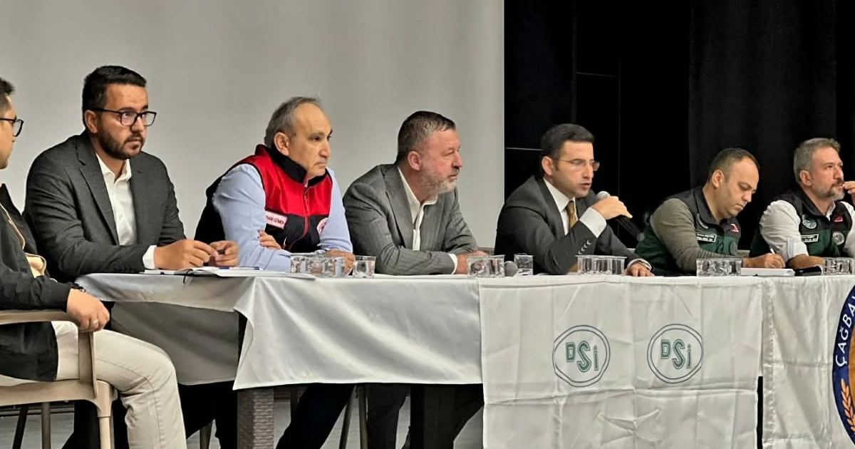 Sarayköy Kaymakamı İsmail Pendik çiftçilerle bir araya geldi