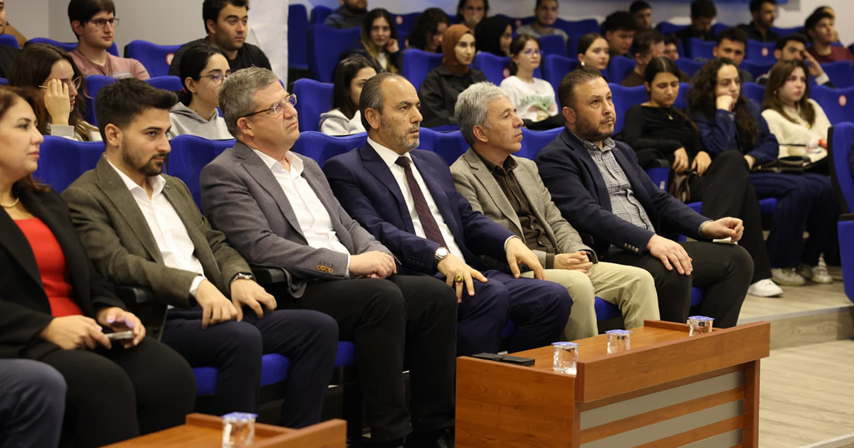Rektör Güngör, Yapay Zekaya Giriş ve Türkiye’nin Dijital Vizyonu Programı’na Katıldı