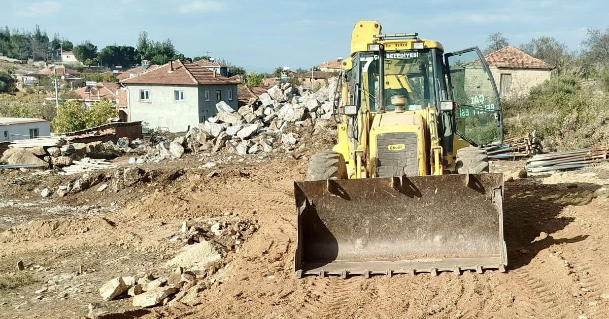 Çal Bahadınlar’da imarlı yol çalışması