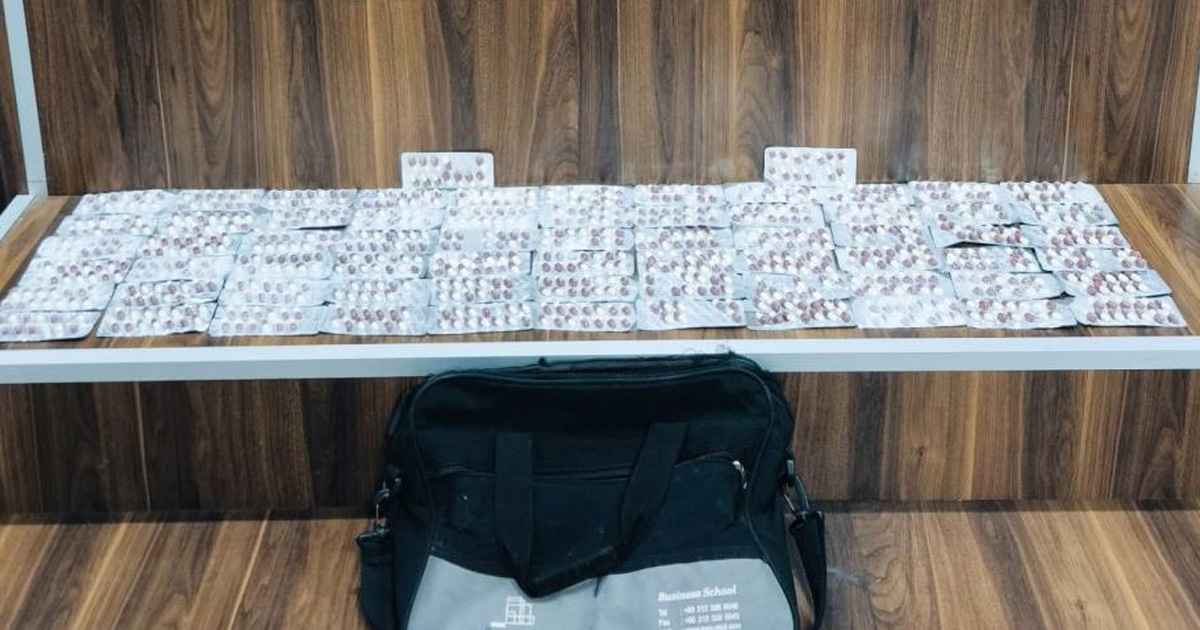 İzmir’de zehir tacirlerine operasyon: 894 hap ele geçirildi
