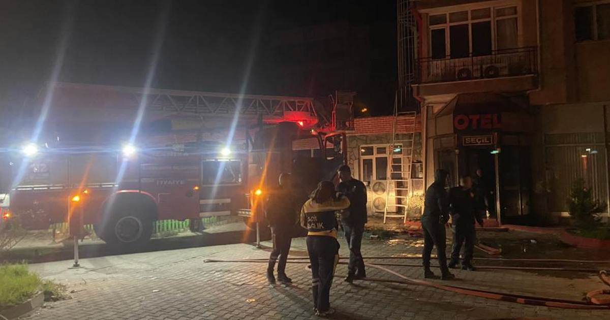 Alaşehir’de 5 katlı otelde korkutan yangın