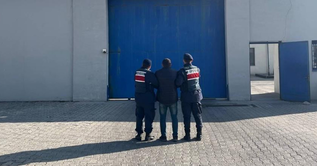 Çeşitli suçlardan aranan 12 kişi tutuklandı