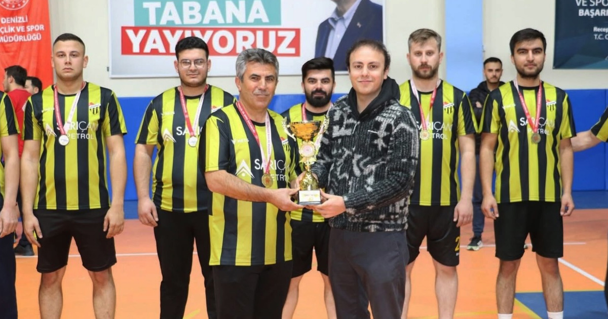 Çardak’ta kurumlar arası voleybol turnuvası tamamlandı
