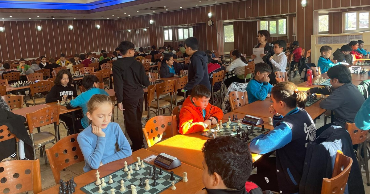 Sarayköy’de okul sporları satranç yarışmaları tamamlandı