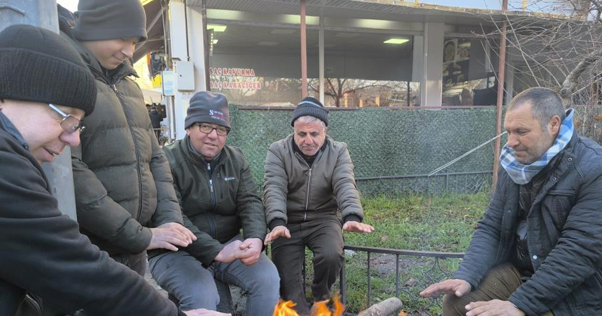 Soğuk havalar en fazla pazarcı esnafını etkiledi 