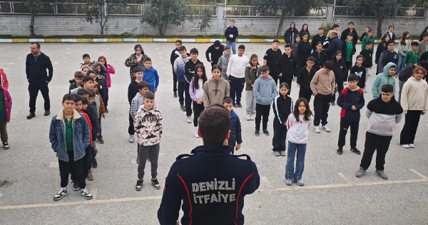 Öğrencilere yangın güvenliği eğitimi