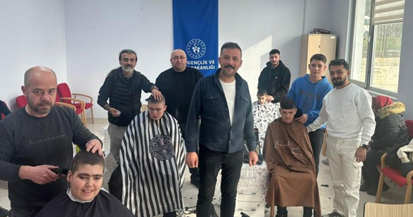 Engelli çocukların yüzleri güldü