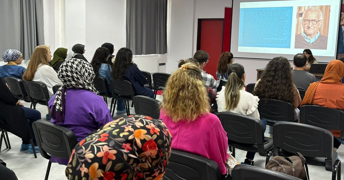 Acıpayam MYO Öğretim Elemanından Acıpayam TOBB Anaokulu Velilerine Konferans