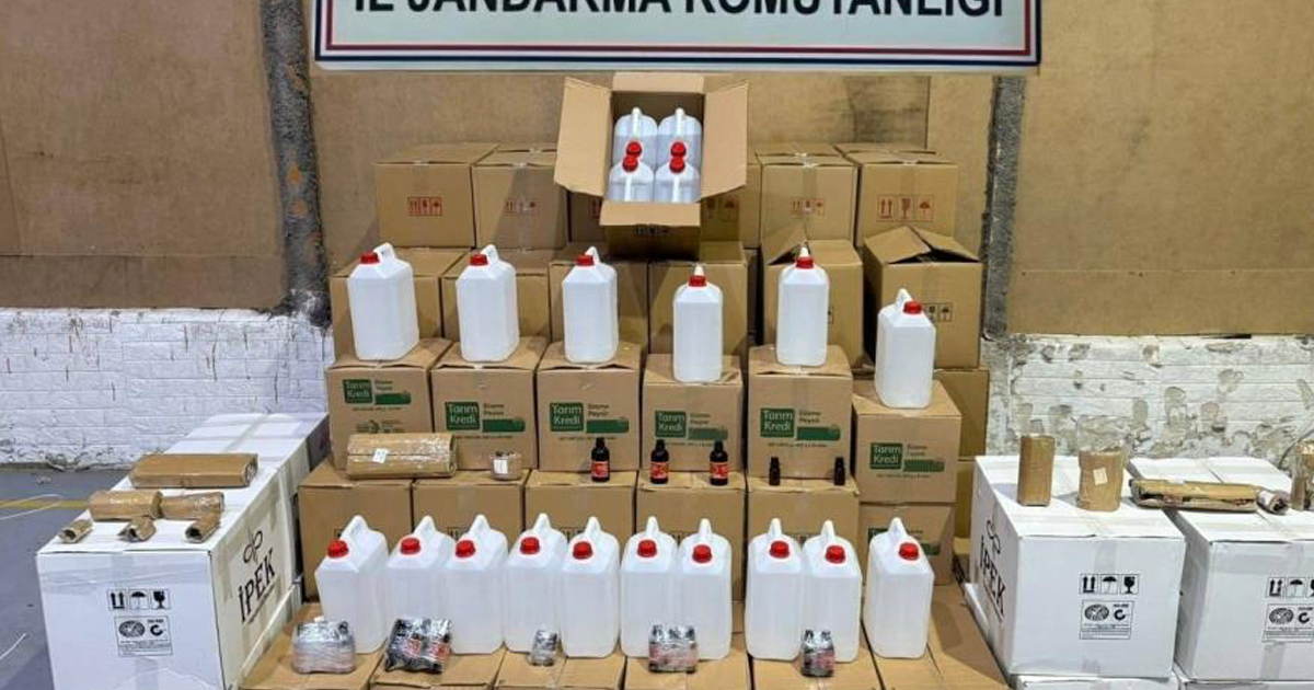 İzmir’de sahte içki operasyonu: 2 bin 850 litre etil alkol ele geçirildi 