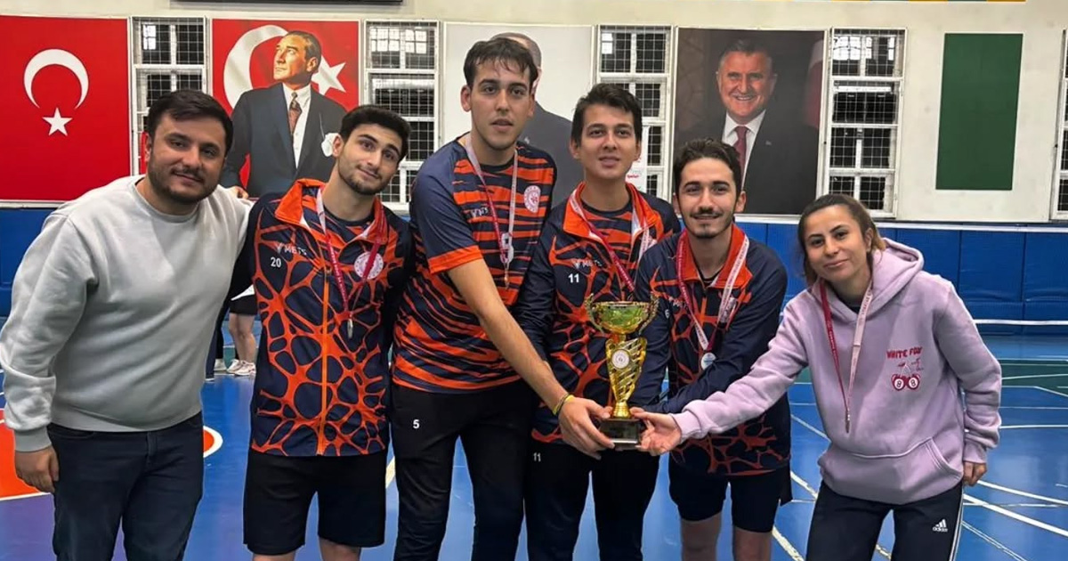 Yurtlig badminton şampiyonasında kupalar sahiplerini buldu