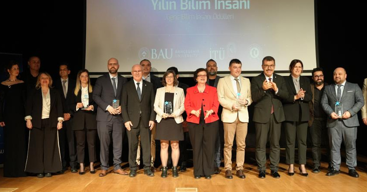 Rektör Savaş, 2024 Genç Bilim İnsanı Ödülleri programına katıldı
