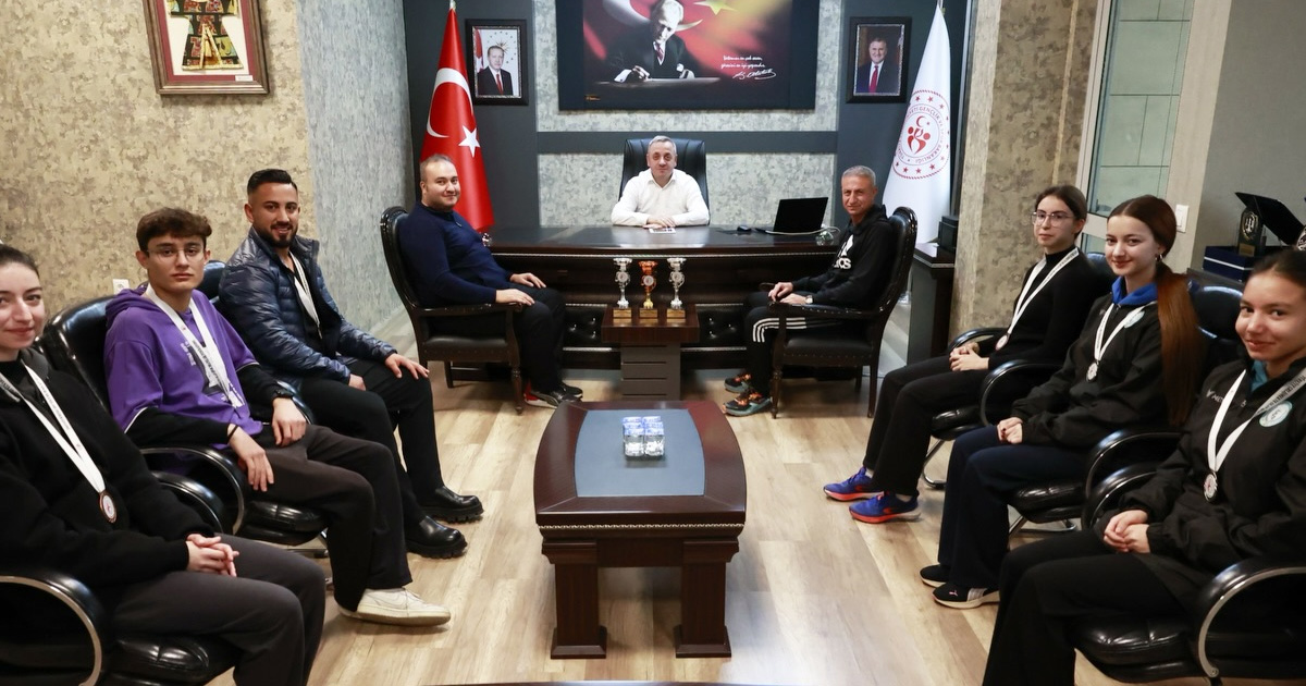 Denizlili Şampiyon Hemsballculardan Erdoğan’a ziyaret