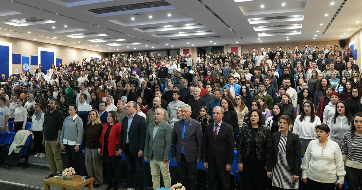 “Evrenin Doğumu ve Ölümü” konferansı gerçekleştirildi
